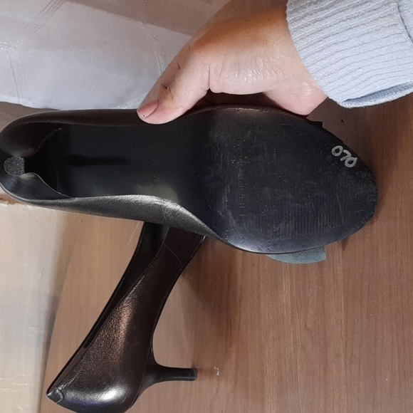 MARC FISHER WOMENS SIZE 8.5M SHINY GREY OPEN TOE HEELS - Picture 4 of 4